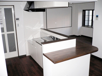 栃木小山　店舗から居住スペースへ施工後のキッチン