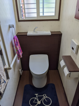 小山市　T様邸　トイレ改修工事（高級感のある手洗い収納付きトイレ）施工事例