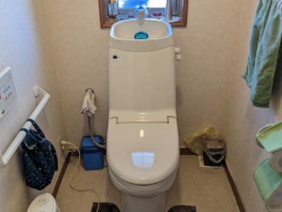 設備交換と内装一新で、明るく快適なトイレ空間に